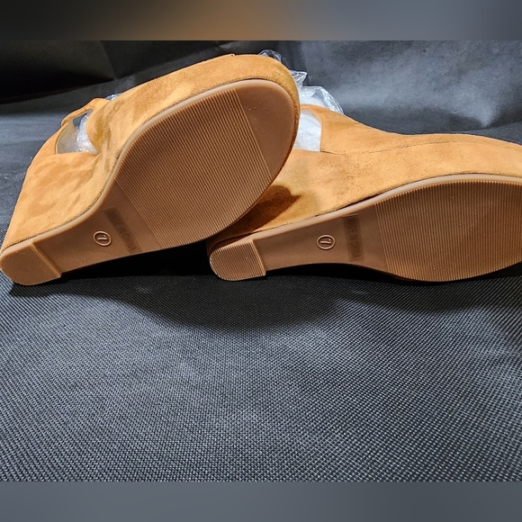 La Rosa Rose Toe Ankle Boots - Picture 4 of 8